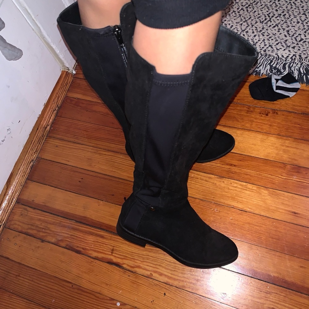 Pretty Black Boots